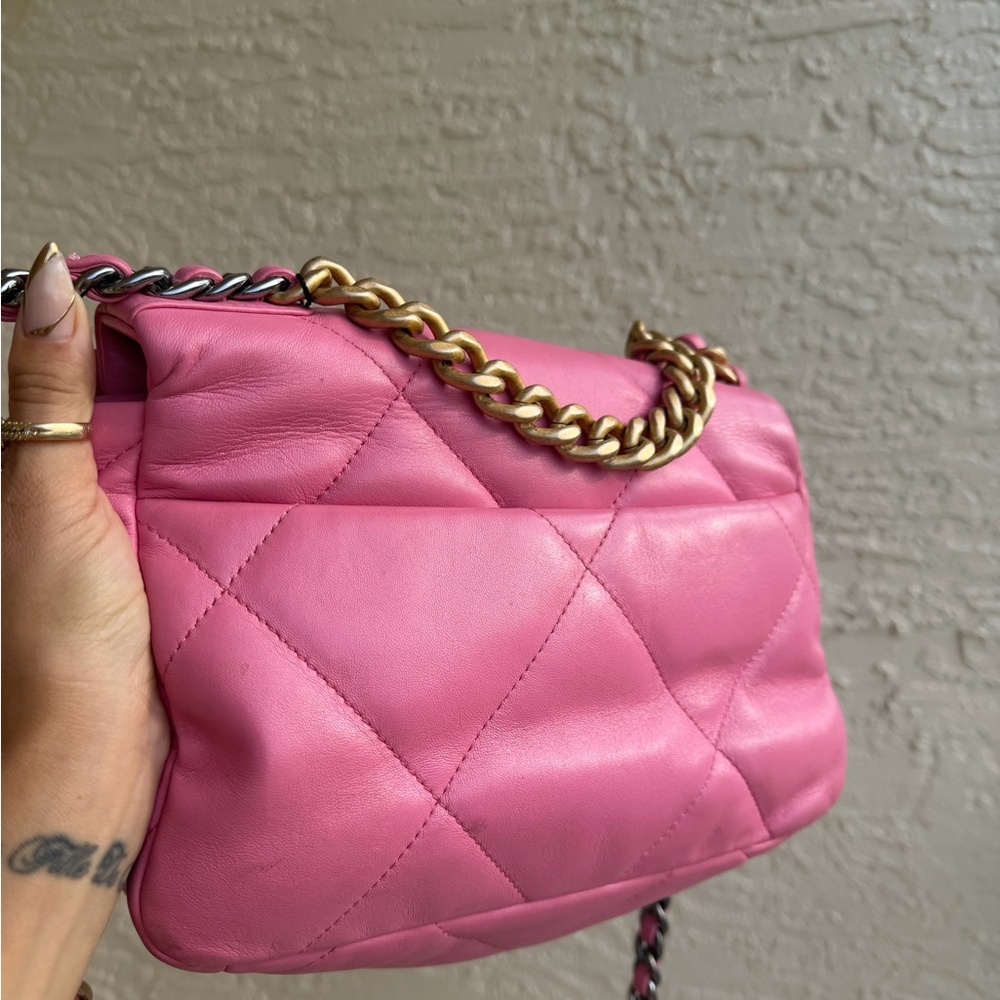 CHANEL Pink Quilted Lambskin Chanel 19 Flap Gold and Ruthenium Hardware - Picture 6 of 12